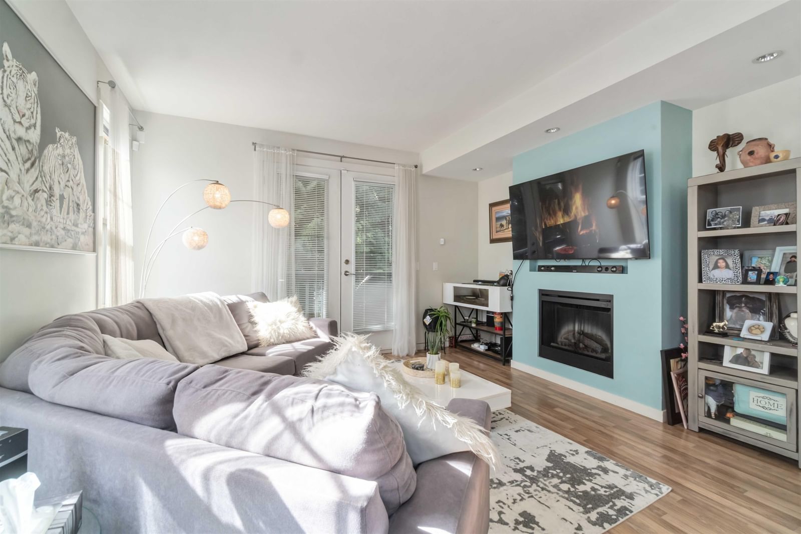 Listing Image 9