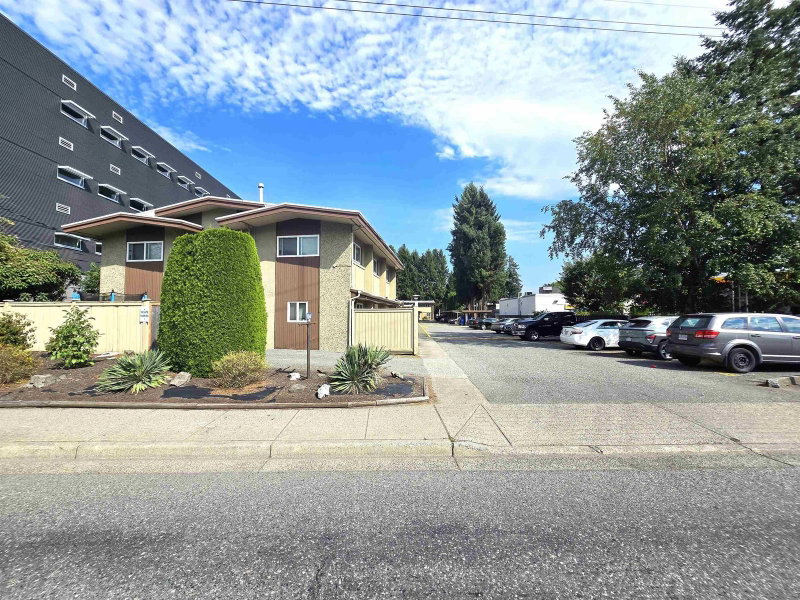 11 - 2048 Mccallum Road