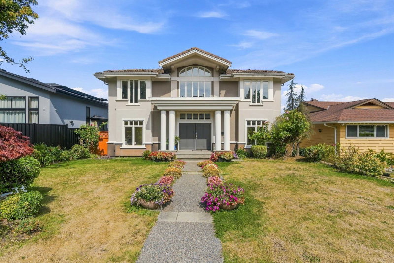 4229 Hazelwood Crescent