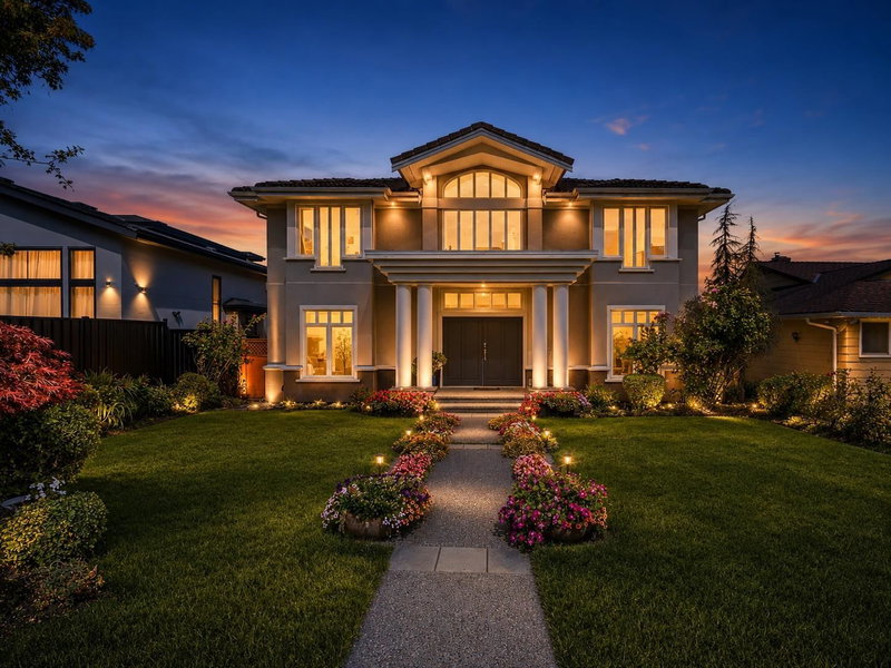 4229 Hazelwood Crescent