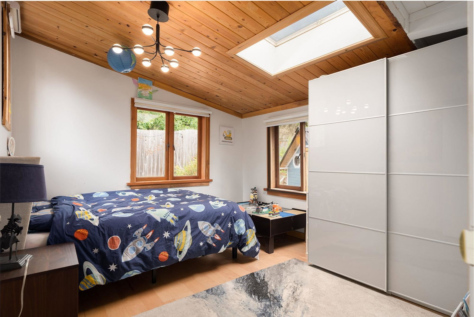 Listing Image 12