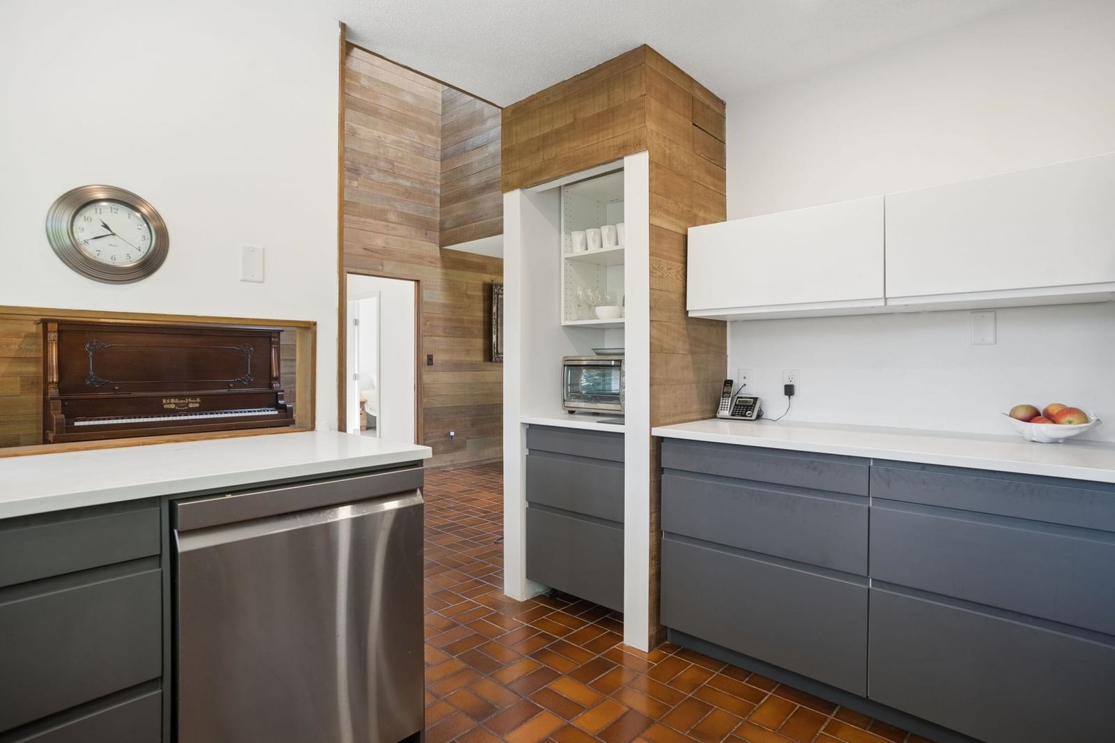 Listing Image 19