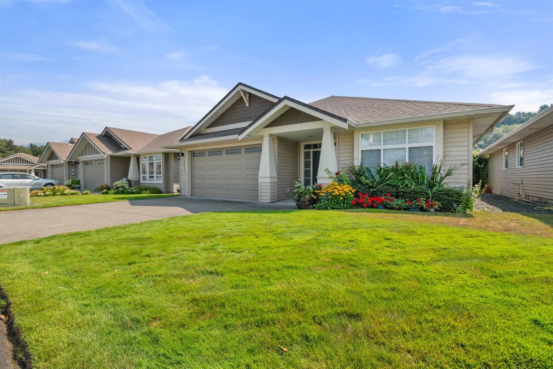 5976 Hunter Creek Crescent