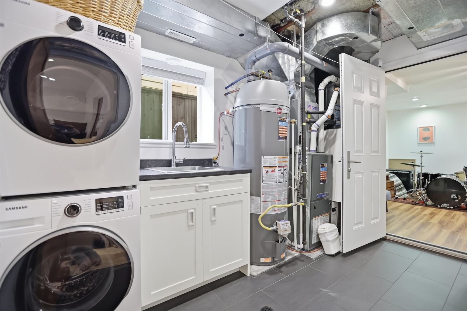 Listing Image 29