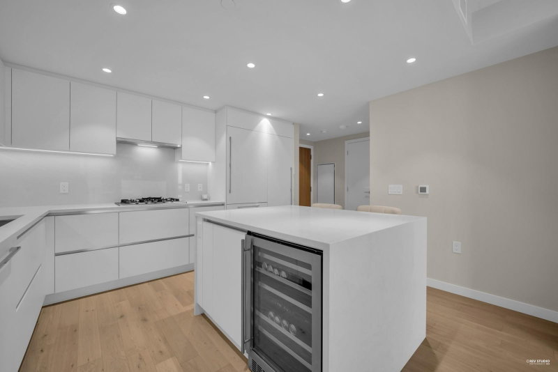 1104 - 485 42 Avenue
