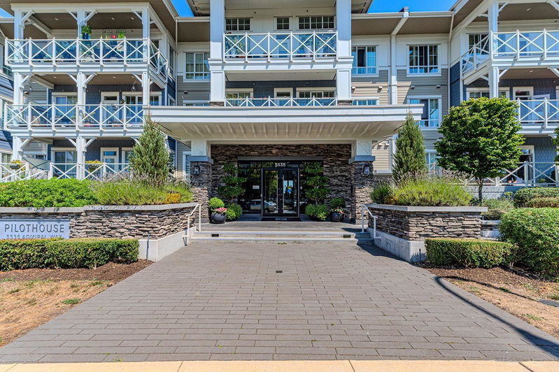 113 - 5535 Admiral Way