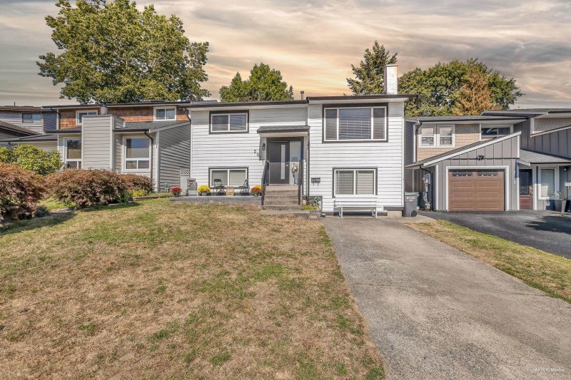 2521 Wilding Crescent