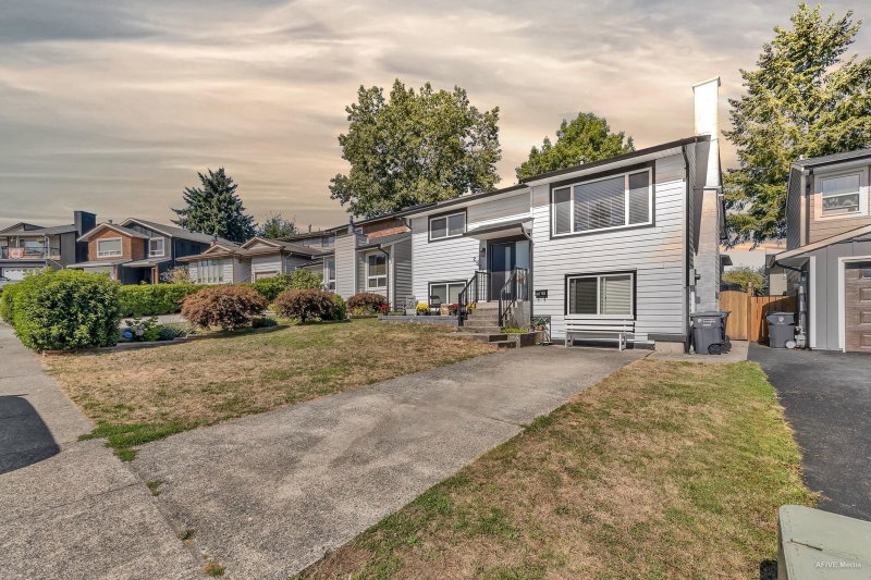 2521 Wilding Crescent