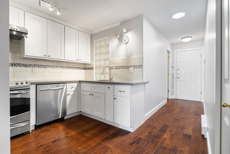 211 - 5723 Balsam Street