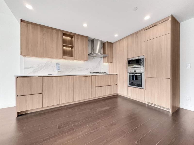 16xx - 4890 Lougheed Highway