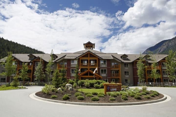 324 - 1490 Highway 99