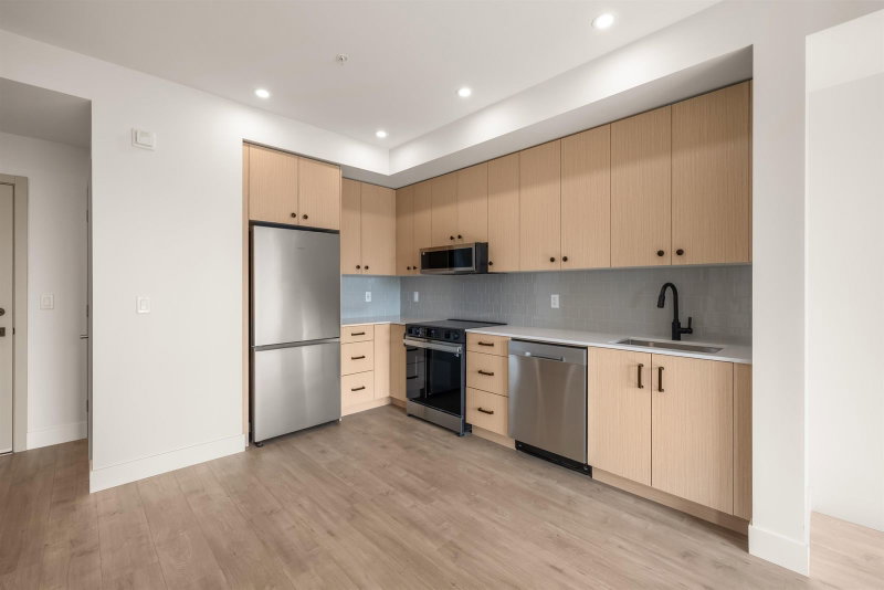 311 - 32528 Simon Avenue