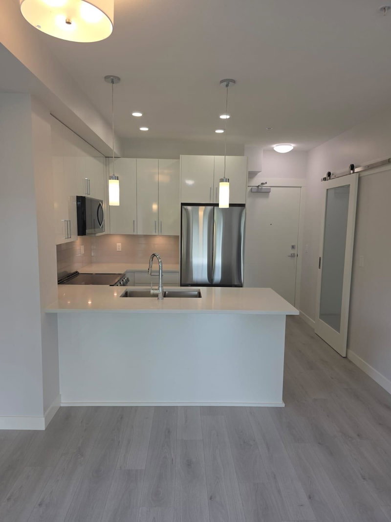 123 - 33886 Pine Street