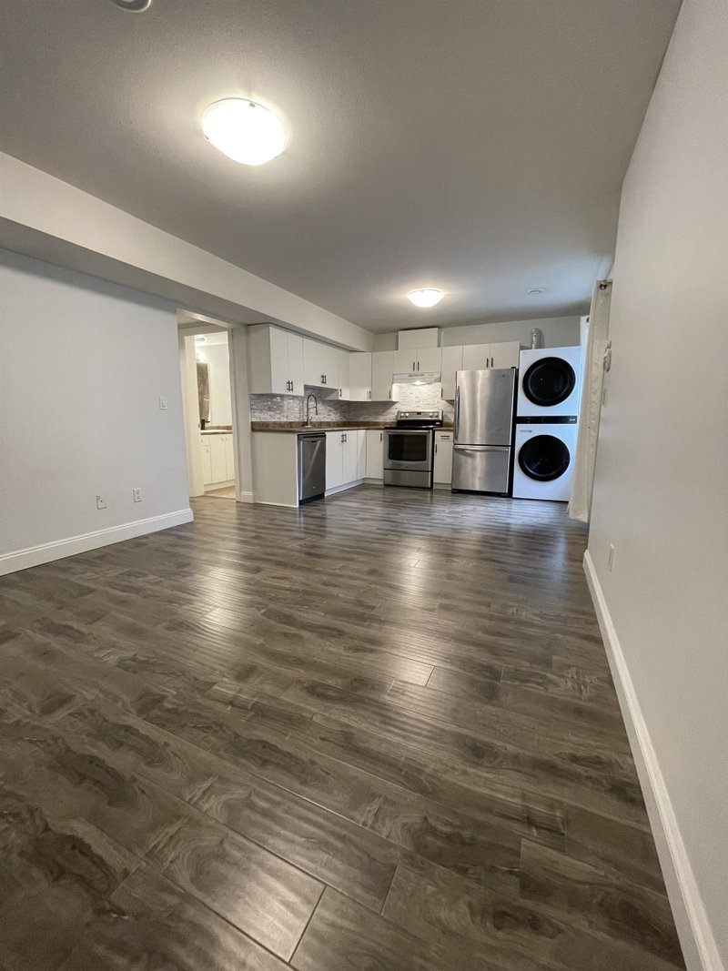 bsmt - 7333 194 Street