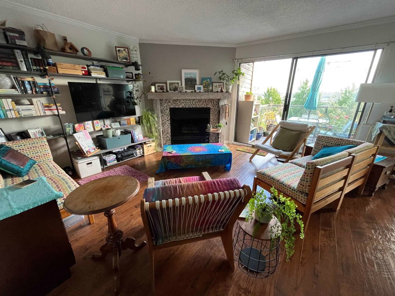 10 - 220 4th Street E