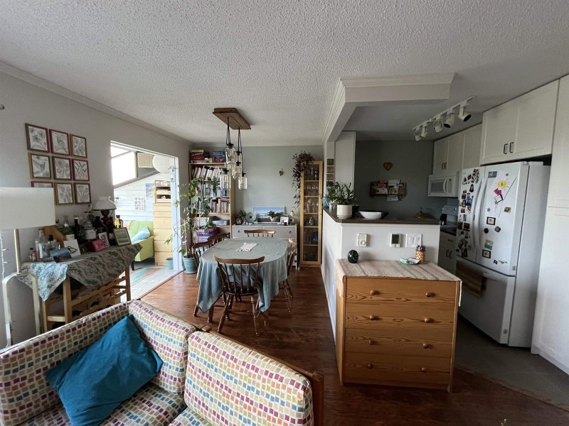 10 - 220 4th Street E