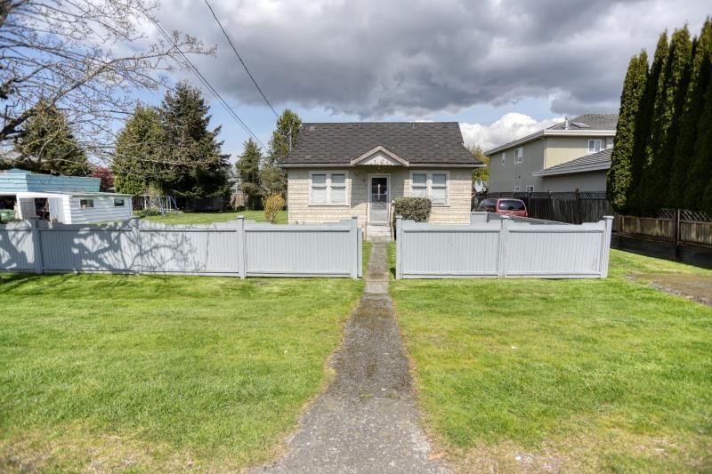 5211 Maple Road