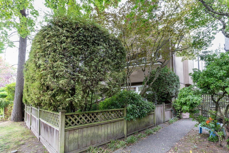 3581 6th Avenue W