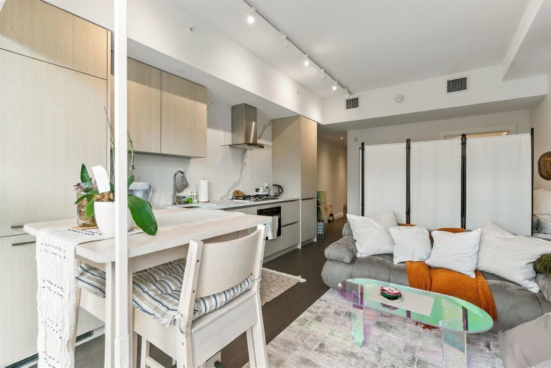 205 - 5168 Cambie Street