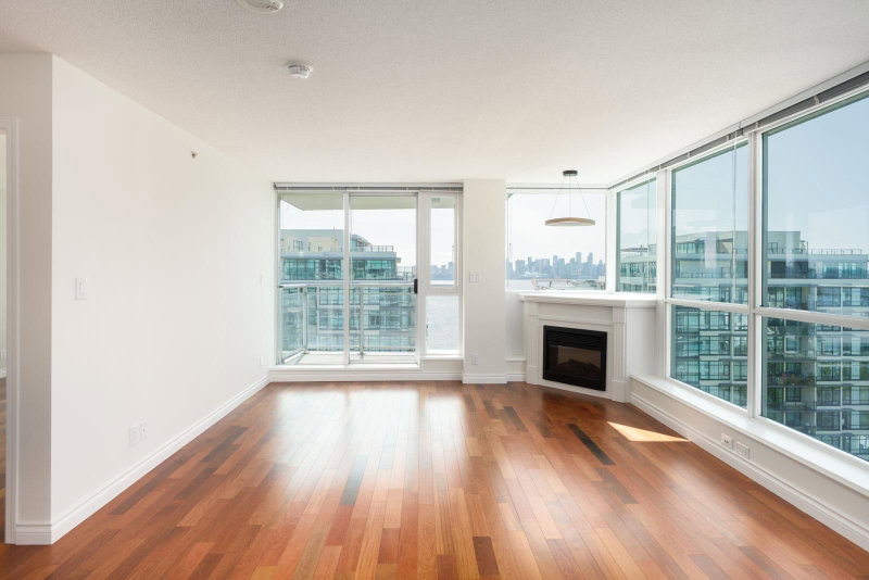 1206 - 188 Esplanade E