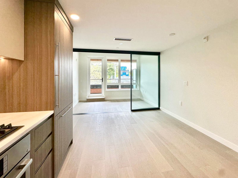 303 - 485 63rd Ave