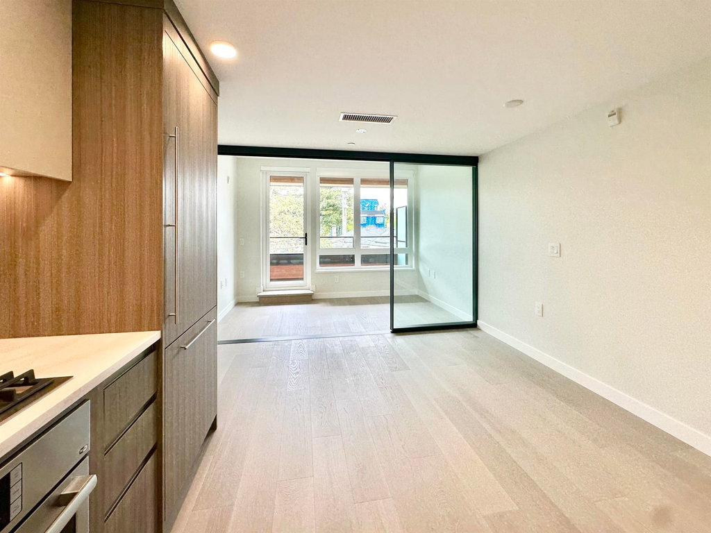 303 - 485 63rd Ave