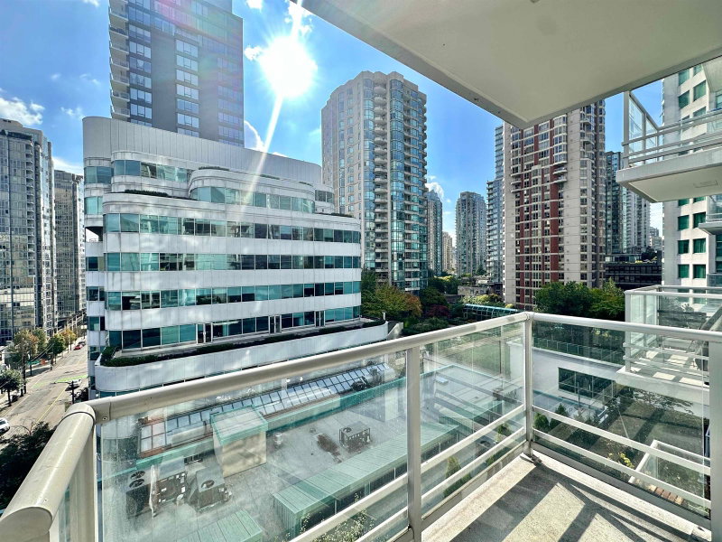 707 - 821 Cambie Street