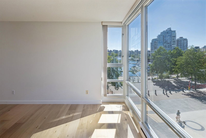 505 - 1067 Marinaside Crescent