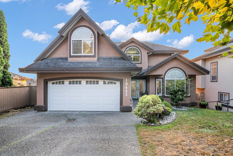 10442 Tamarack Crescent