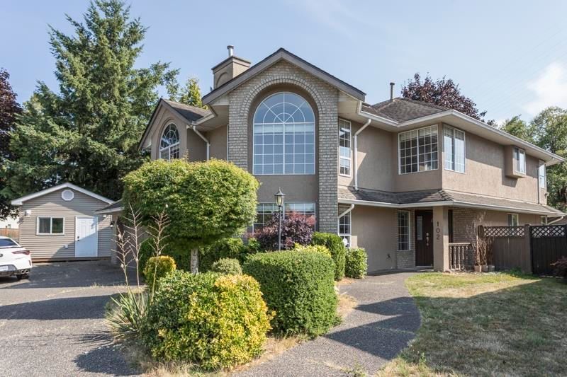 102 Viscount Place