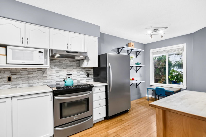 11 - 9045 Walnut Grove Drive