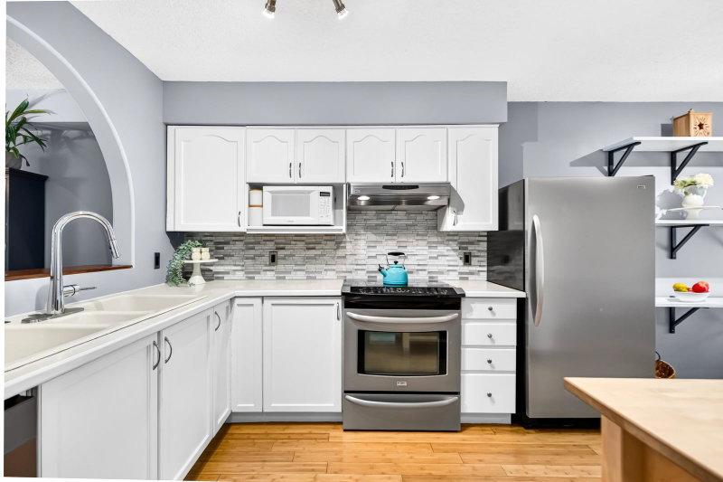 11 - 9045 Walnut Grove Drive