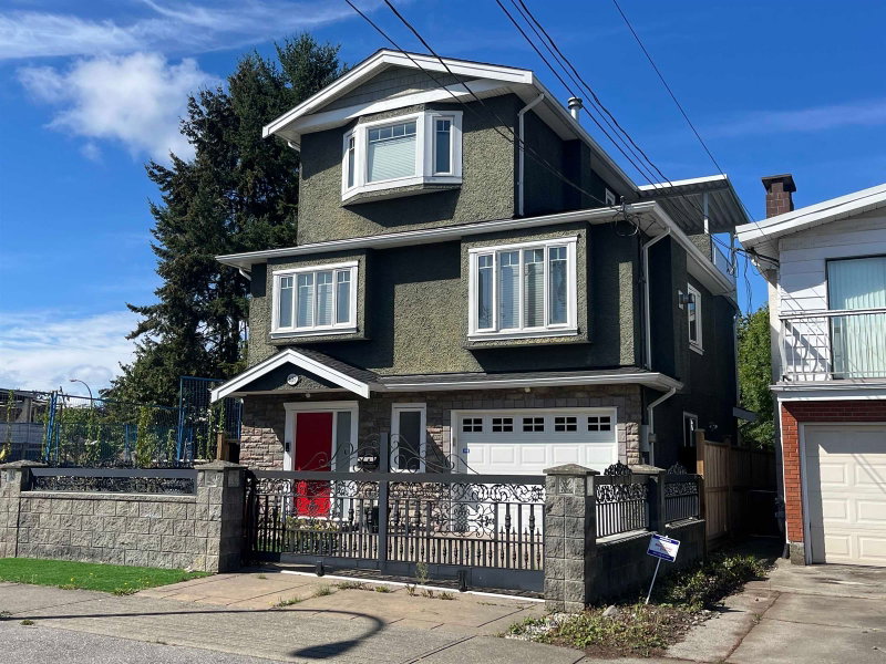 6167 Commercial Street