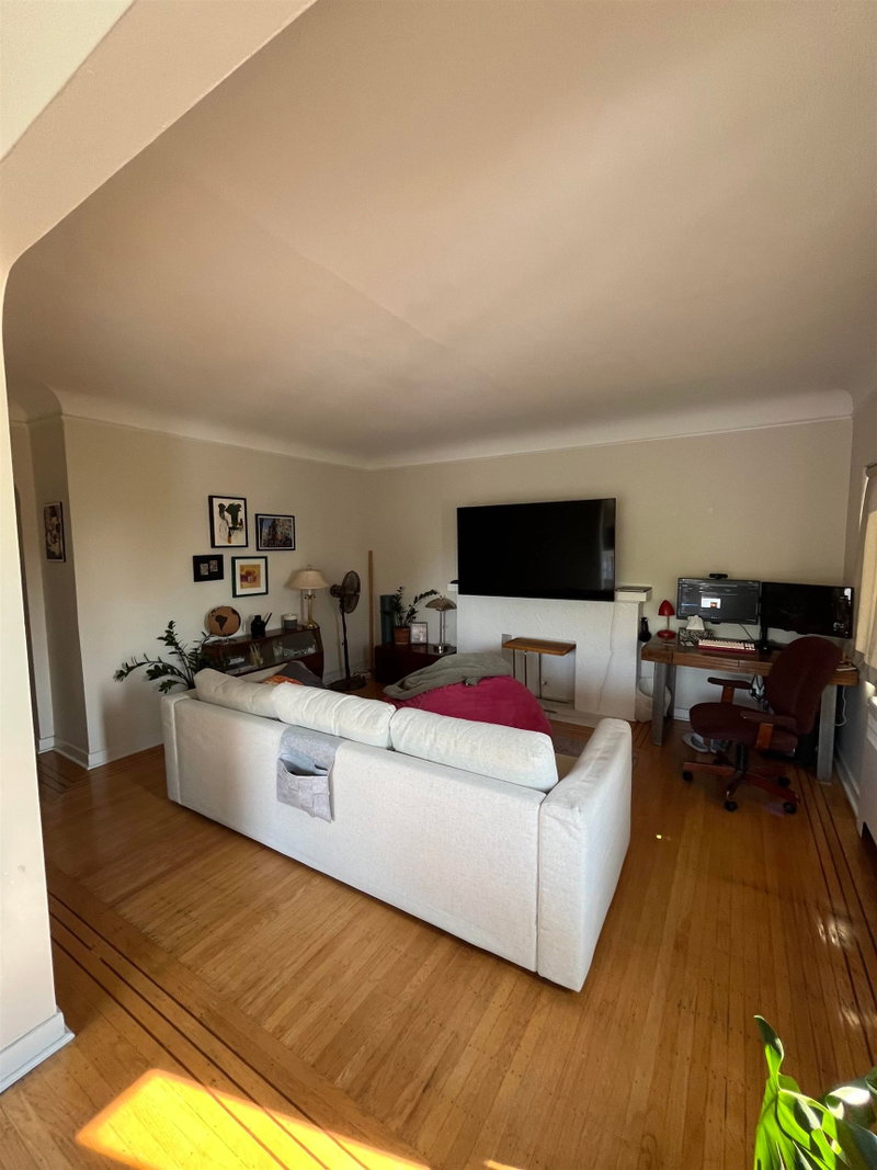 301 - 735 Royal Avenue