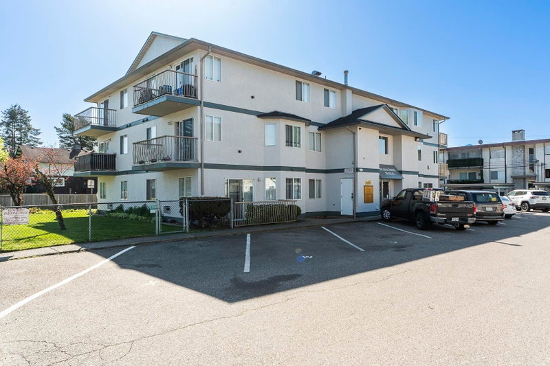 17 - 46160 Princess Avenue