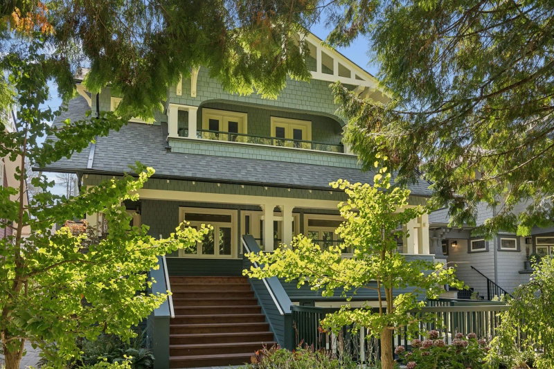 2012 15th Avenue W