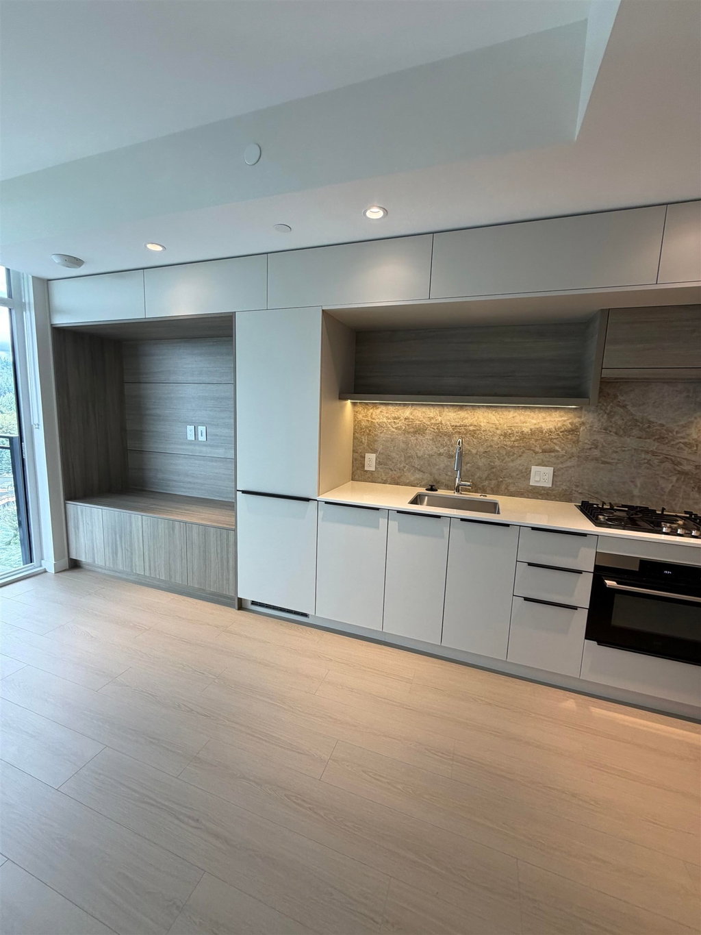 1xx6 - 608 Elmwood Street 4