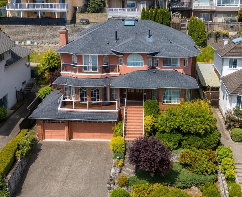 2248 Sicamous Avenue