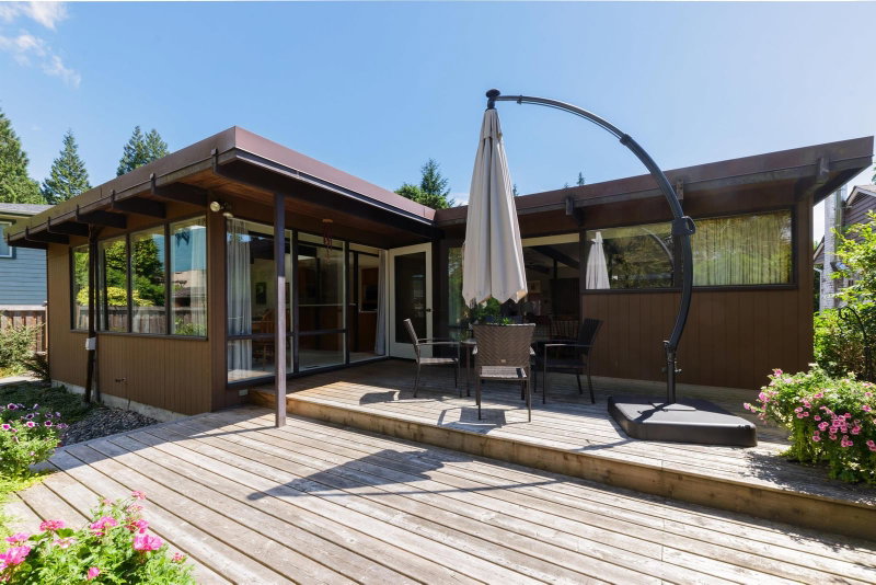 4568 Marineview Crescent