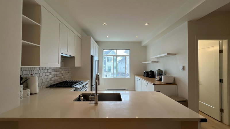 112 - 1225 Mitchell Street