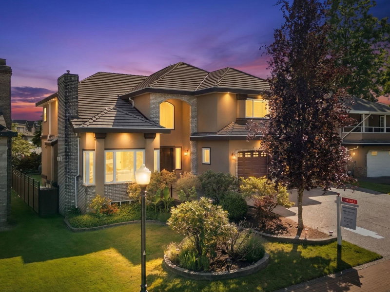 2594 Palisade Crescent
