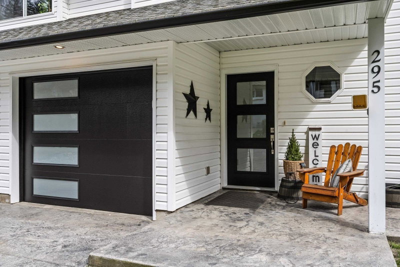 295 Forrest Crescent