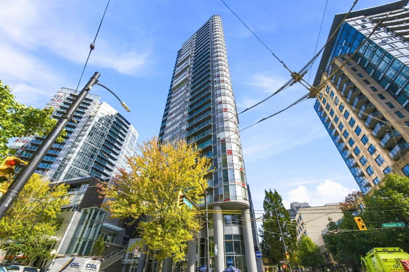 1703 - 233 Robson Street