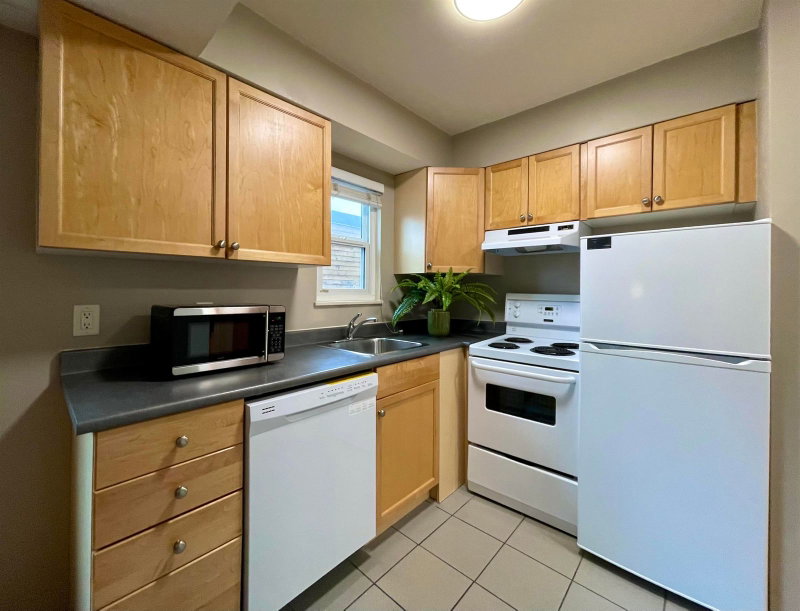 302 - 1985 W 8th Avenue