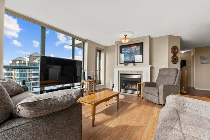 1703 - 6611 Southoaks Crescent