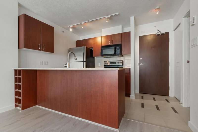 2606 - 610 Granville Street