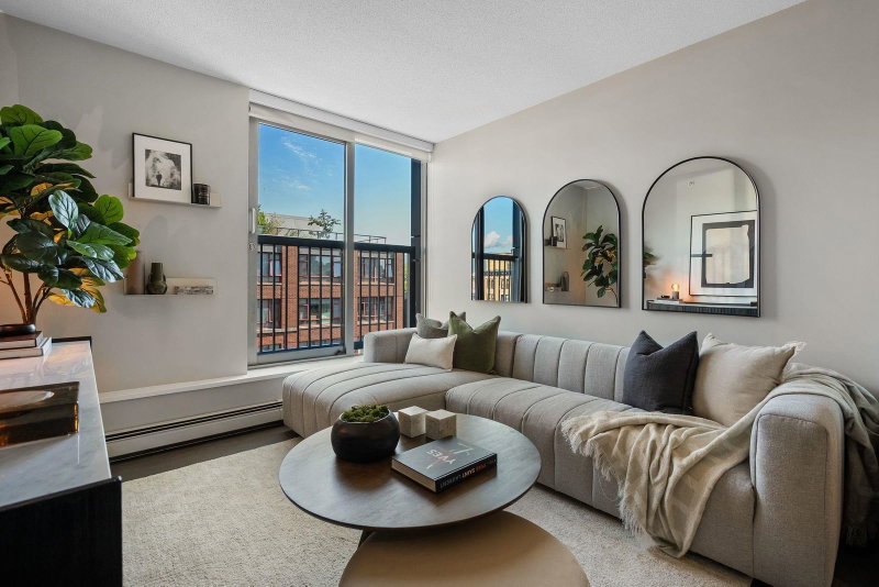 810 - 66 Cordova Street W
