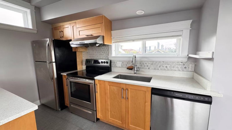 Laneway House - 3202 5th Avenue E