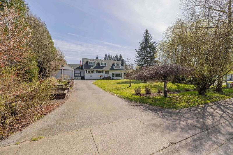 4458 Benz Crescent
