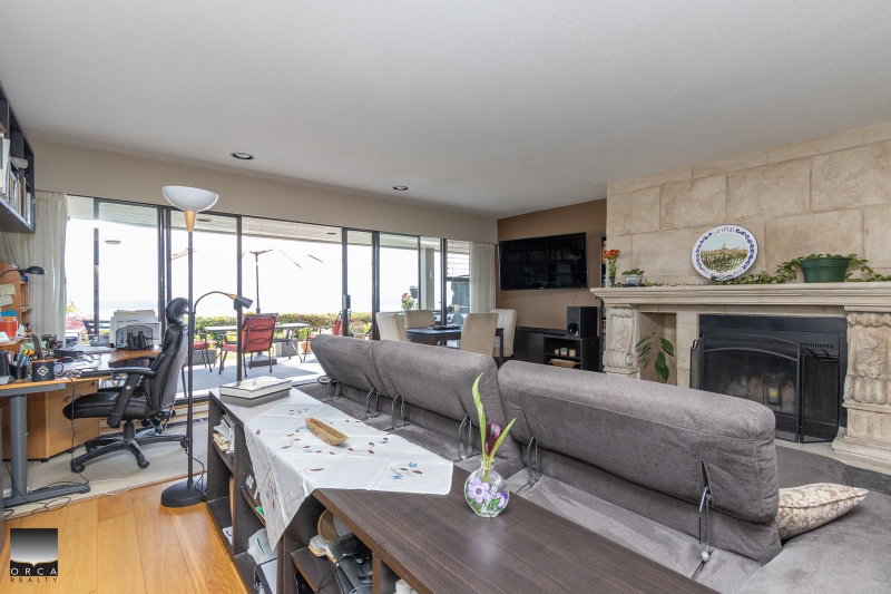 11 - 2246 Folkstone Way
